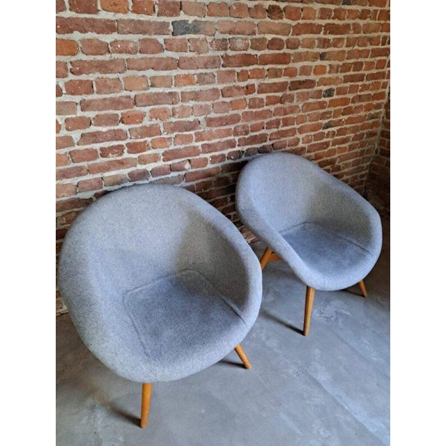 Pair of Vintage Armchairs – Dynamic Elegance and Comfort