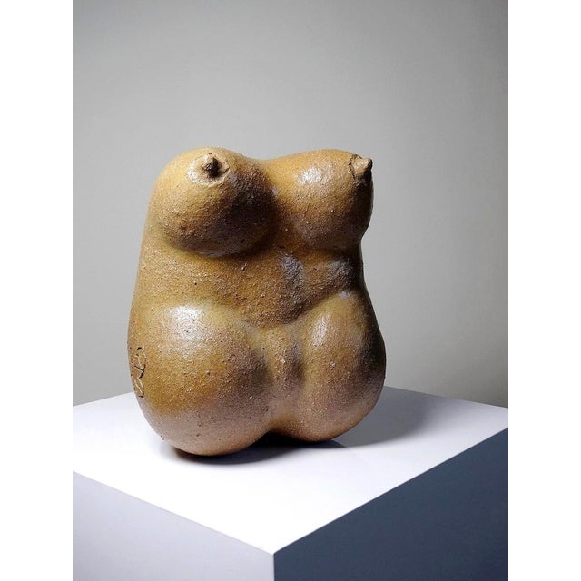 Ceramic Large Sculptural Venus in Sandstone, 1990s For Sale - Image 7 of 16