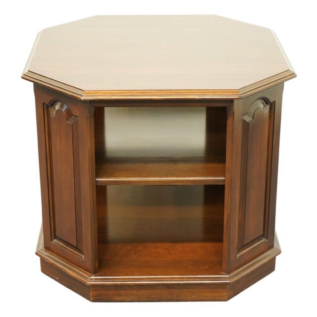 Ethan Allen Georgian Court Traditional Style 26" Tiered Accent End Table 11-8066 - 225 Vintage Finish For Sale