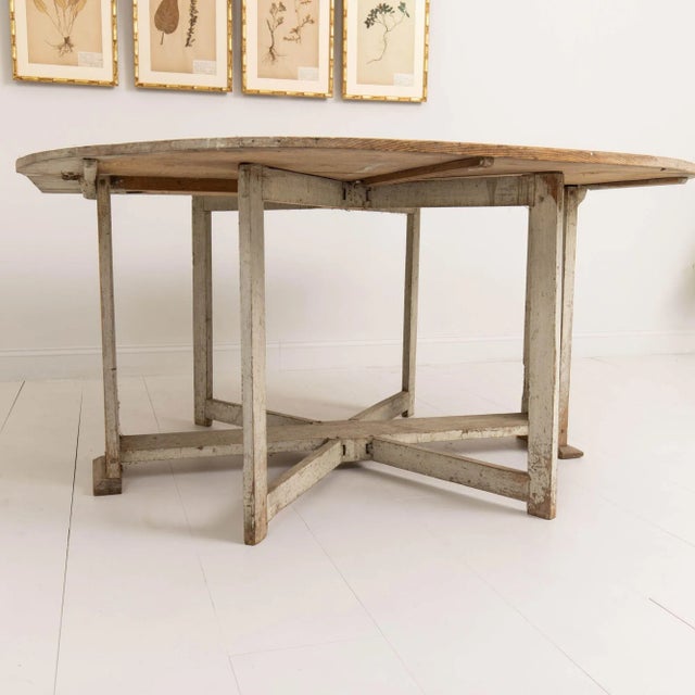 18th Century Swedish Gustavian Original Paint Gate Leg - Drop Leaf Table For Sale - Image 11 of 12