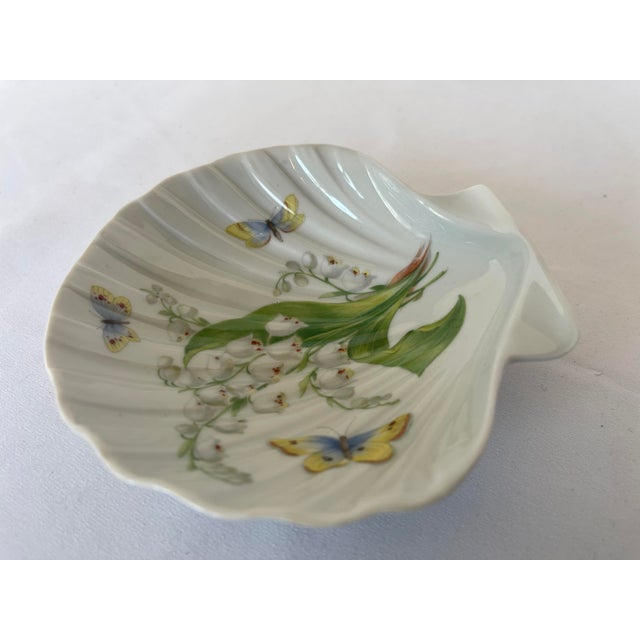 Ceramic Mid 20th Century Limoges French Porcelain Sea Shell Dish W/ Hand Painted Lily-of-the-Valley Motif For Sale - Image 7 of 11