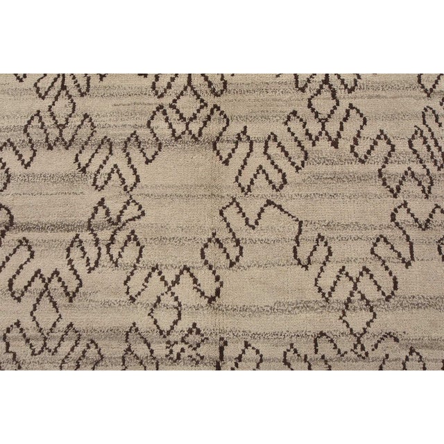 Moroccan Rug 8’2” X 9’11” Gray Wool Contemporary Hand-Knotted Carpet For Sale In Philadelphia - Image 6 of 15