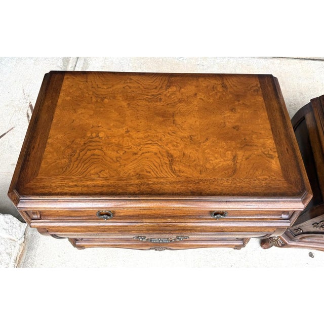 Late 20th Century Pair of Orleans International French-Style Burled Walnut Bombe Nightstands For Sale In Raleigh - Image 6 of 18