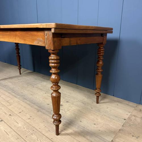 French Dining Table in Cherry Wood For Sale - Image 11 of 18