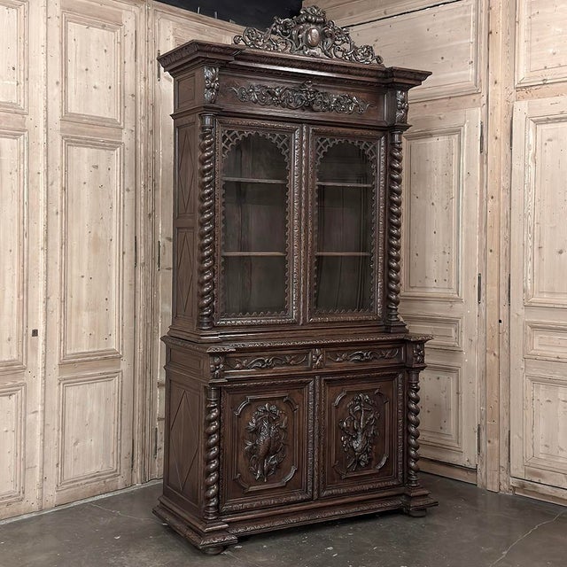 19th Century French Carved Oak Hunt Bookcase With Barley Twist Columns For Sale - Image 4 of 18