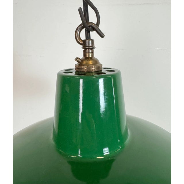 Mid-Century Modern Industrial Green Enamel Factory Pendant Lamp, 1960s For Sale - Image 3 of 16