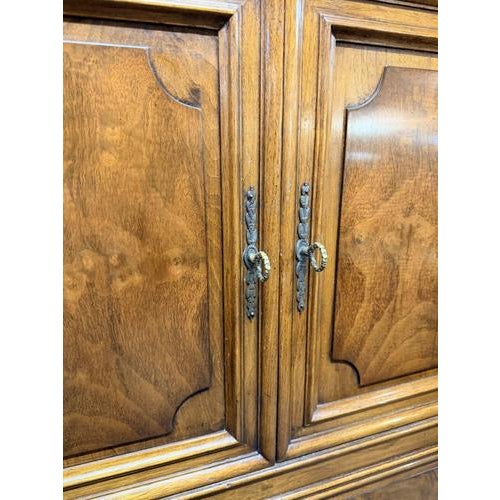 Vintage Walnut Commode from Karges For Sale - Image 3 of 9