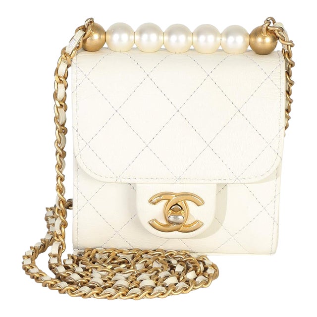 White Lambskin Quilted Chic Pearls Clutch On Chain For Sale