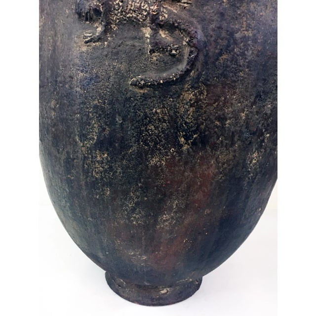 Large African Bamana Pot With Lizard, Frog, Crocodile, and Spider Motif For Sale In Baltimore - Image 6 of 13