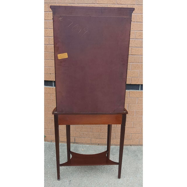 Early 20th Century Italian Louis XV Style Marquetry Inlaid Mahogany Vitrine Cabinet For Sale - Image 12 of 12