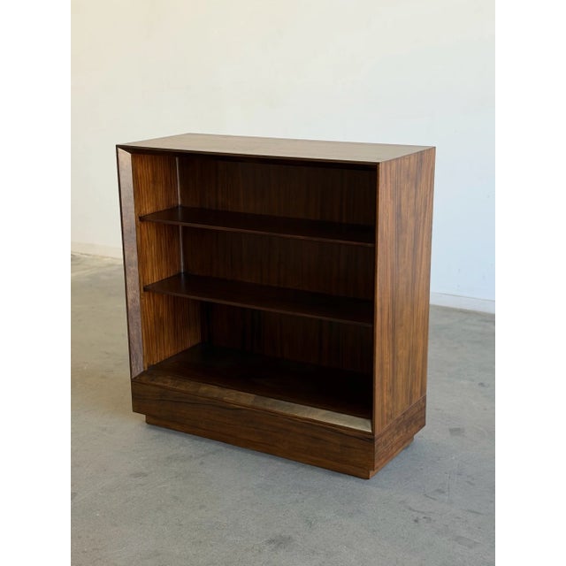 W40.25 D17 H42 / Shelves W38.5 D10 TopH9.5 MiddleC9.5 BottomH11.75 The matching open bookcase to Gilbert Rohde’s iconic...