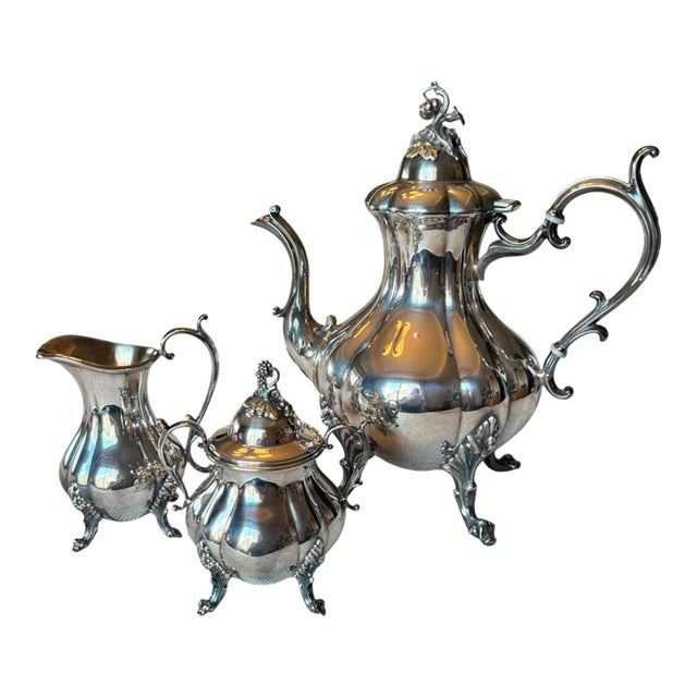 Early 20th Century Reed & Barton Winthrop Tea Set Silver Plate 3 Pieces For Sale