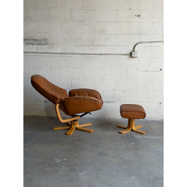 Mid-Century Modern Danish Modern Reclining Leather Lounge Chair & Ottoman, Denmark, 1970s For Sale - Image 3 of 10
