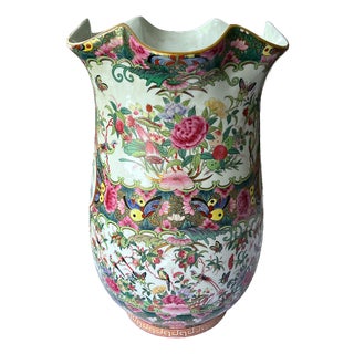 Monumental 1940s Chinese Famille Rose Floor Vase or Umbrella Stand – Republic Period (Early 20th Century) For Sale