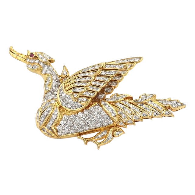 Lovely 1.82ct Diamond Ruby 18k Yellow Gold Swan Brooch Pin For Sale