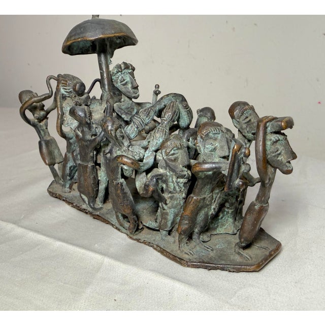 Antique 19th Century Ashanti King From Ghana Detailed Figural Bronze Statue For Sale - Image 9 of 16
