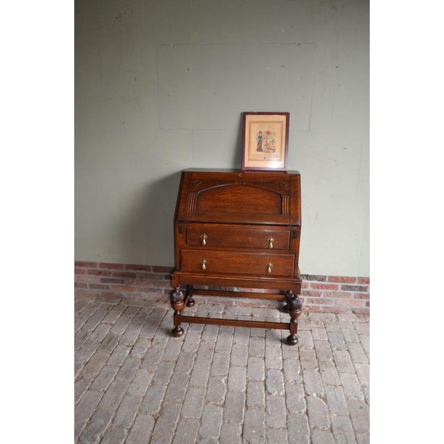 20th-century Dutch oak ladies' desk, secretary desk, or writing desk. Height: 108 cm. Width: 84 cm. Depth: 43 cm. Working...