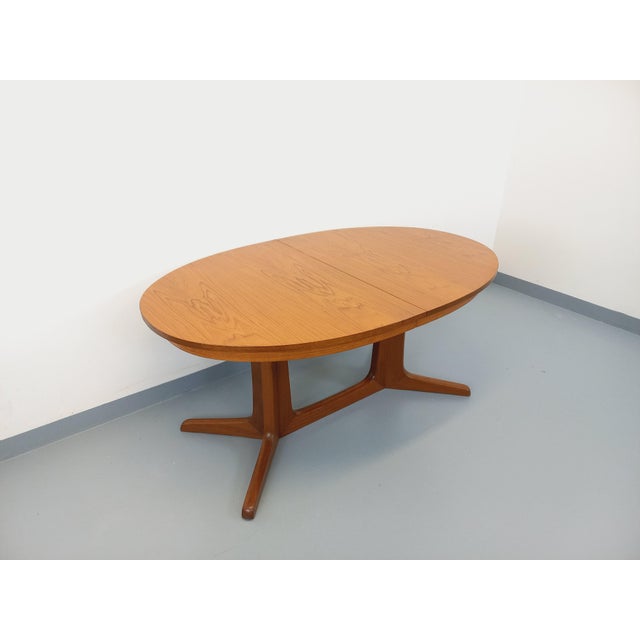 1960s Vintage Oval Extendable Dining Table in Teak from Baumann, 1960s For Sale - Image 5 of 18