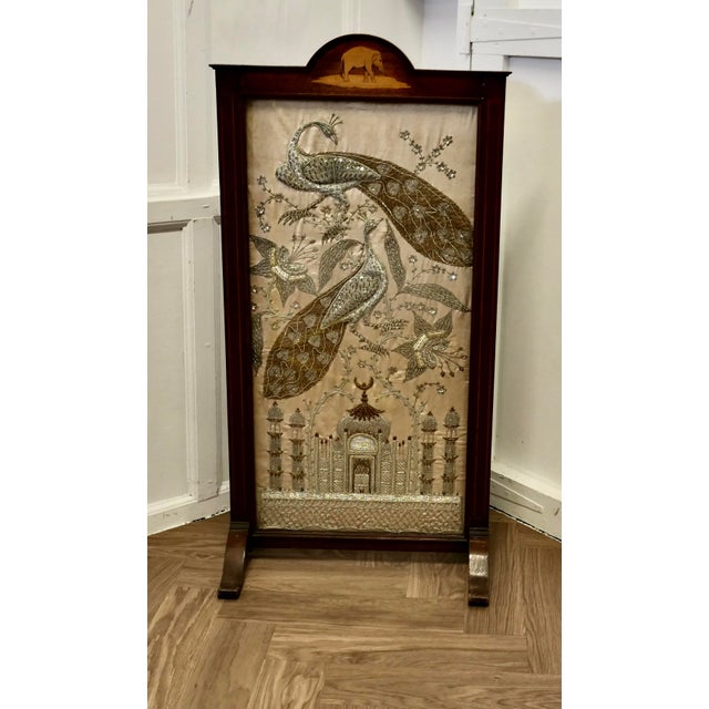 Textile Indian Embroidered Silver and Gold Taj Mahal Screen For Sale - Image 7 of 8