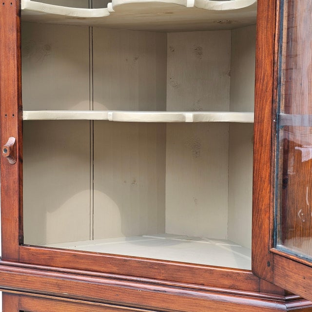 Brown Stephen Von Hohen Early American Style Pine Corner Cabinet Vintage For Sale - Image 8 of 11