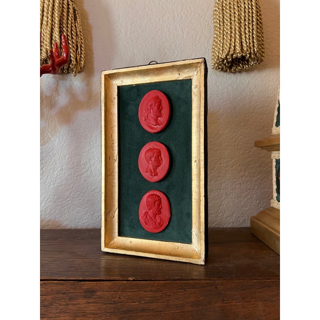 Wood Classical Georgian Inspired Red Cast Emperor Profile Set on the Green Velvet & Gilt Frame For Sale - Image 7 of 11