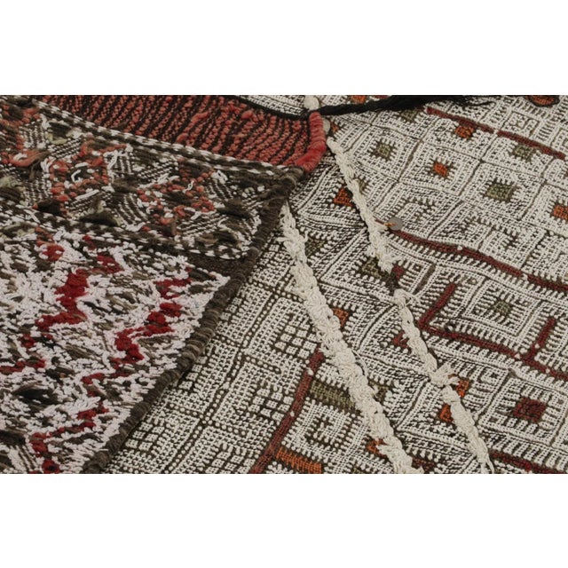 Textile White Vintage Zayane Moroccan Kilim Rug With Geometric Pattern, From Rug & Kilim For Sale - Image 7 of 7