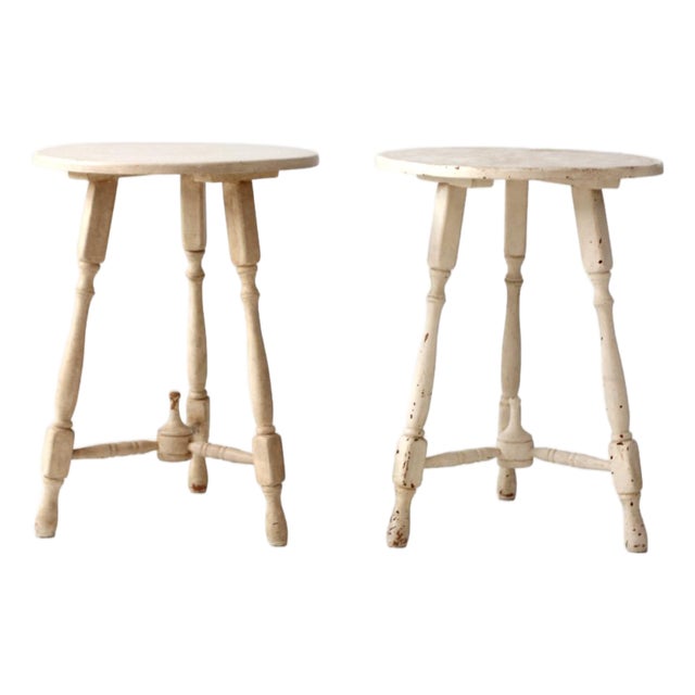 Pair of Vintage Cottage Pedestal Side Tables For Sale