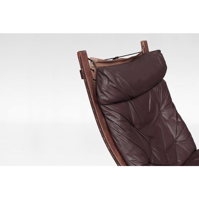 Ingmar Relling Set of Dark Brown Leather Highback Siesta Chair and Ottoman by Ingmar Relling for Westnofa, 1970s For Sale - Image 4 of 7