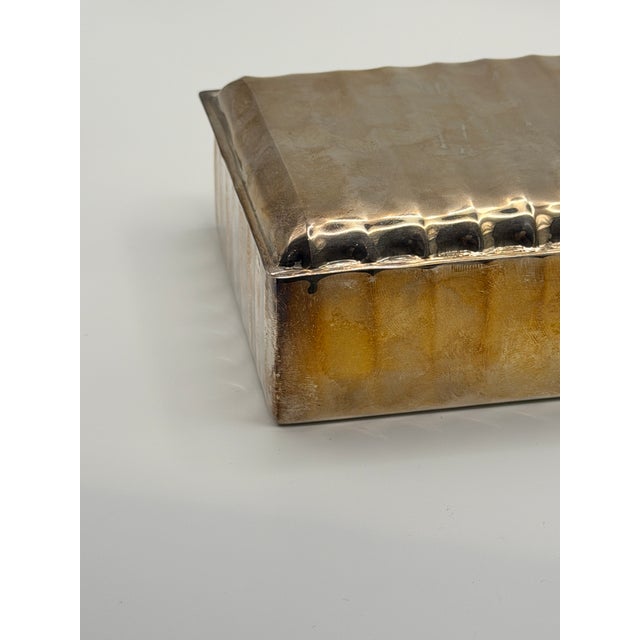 1990s Vintage Ralph Lauren Hammered Metal & Wood-Lined Cigar Case — Ribbed Lid Box For Sale - Image 5 of 8