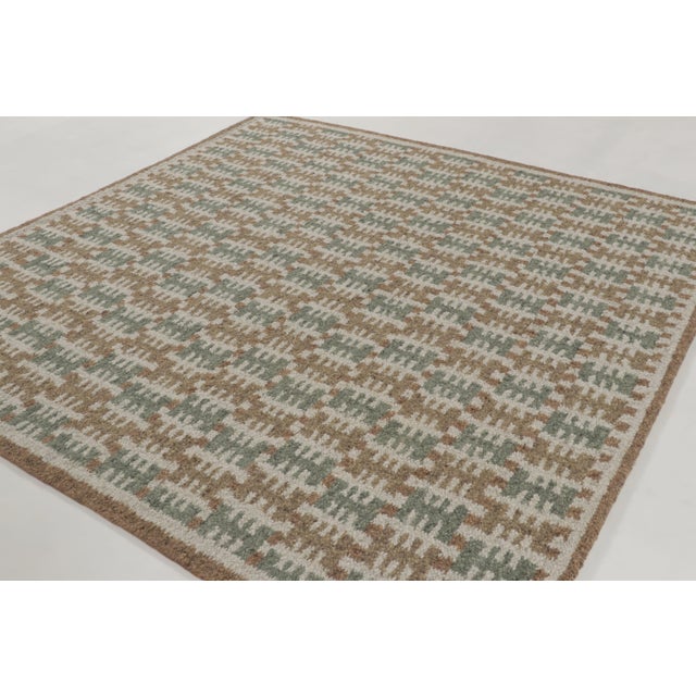 Handwoven in wool, this 9x9 Scandinavian flatweave rug is a sophisticated new addition to Rug & Kilim’s Scandinavian...