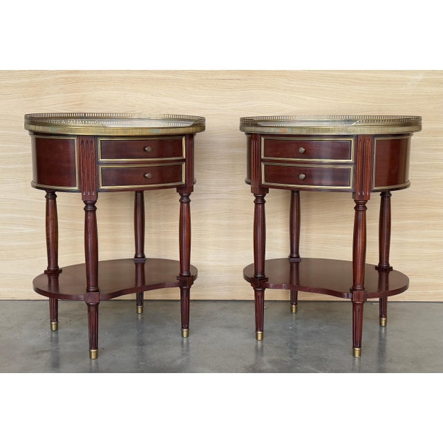 Early 20th Century Pair of Louis XV Oval Bouillotte Shape Nightstands with Drawers and Low Shelve For Sale - Image 18 of 18