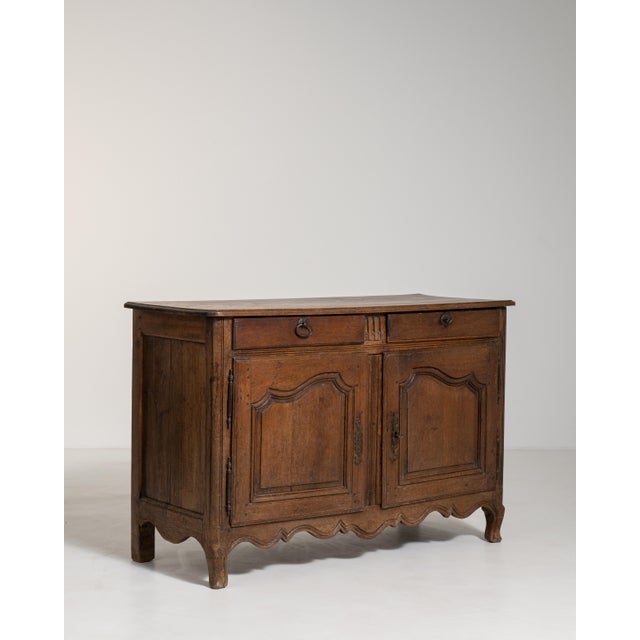 French Early 19th Century Louis XV Oak Buffet in Original Patina For Sale - Image 3 of 17