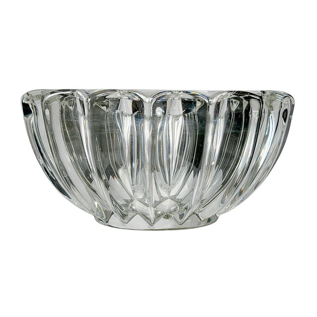 1940s French Art Deco Pierre D’Avesn Molded Glass Star Bowl For Sale - Image 4 of 10