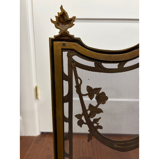 Late 19th Century French Louis XVI Brass Fireplace Screen W. Mesh Panel and Floral Details For Sale - Image 15 of 18