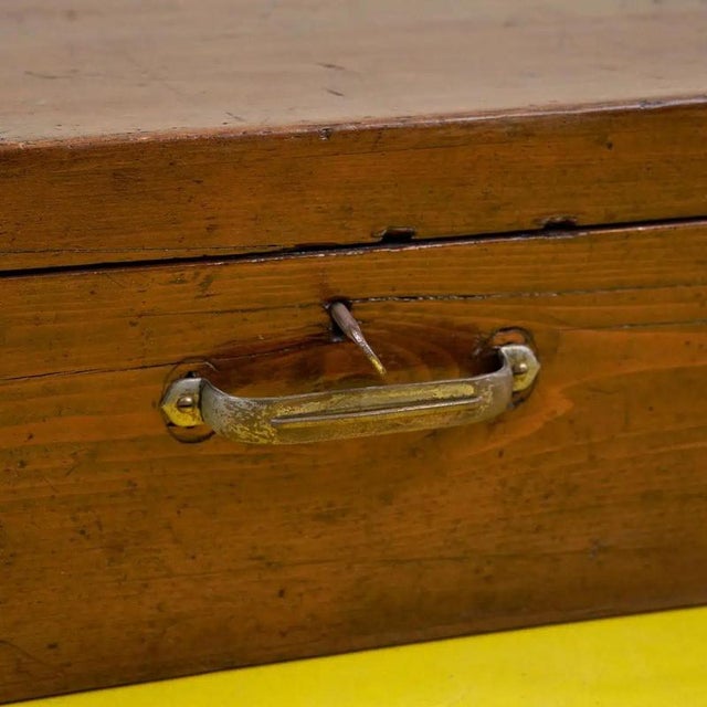 Item : Discover this splendid wooden box, an authentic antique dating back to the 19th century. Crafted from fine solid...