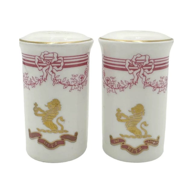 Vintage Hotel Ritz London Porcelain Royal Doulton Salt & Pepper Shakers- A Pair For Sale - Image 10 of 12