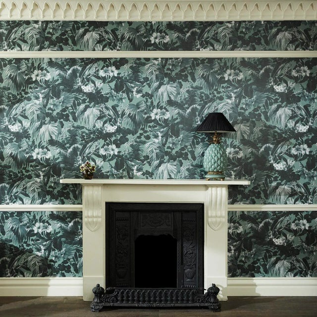 Bring the flora and foliage of the ancient Silk Route to your interior with the 'LIMERENCE' wallpaper. Transporting you to...