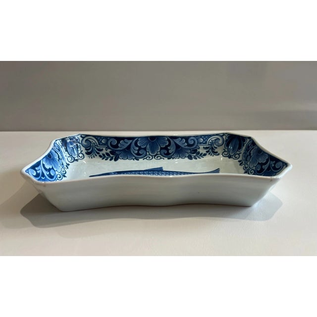 Mid-Century Modern Vintage Mid-Century Moder Royal Deft Blue White Fish Dish Platter For Sale - Image 3 of 4
