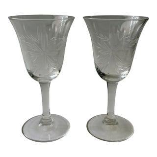 Vintage Etched Floral Cordial Glasses – Set of 2 – Elegant Mid-Century Stemware For Sale