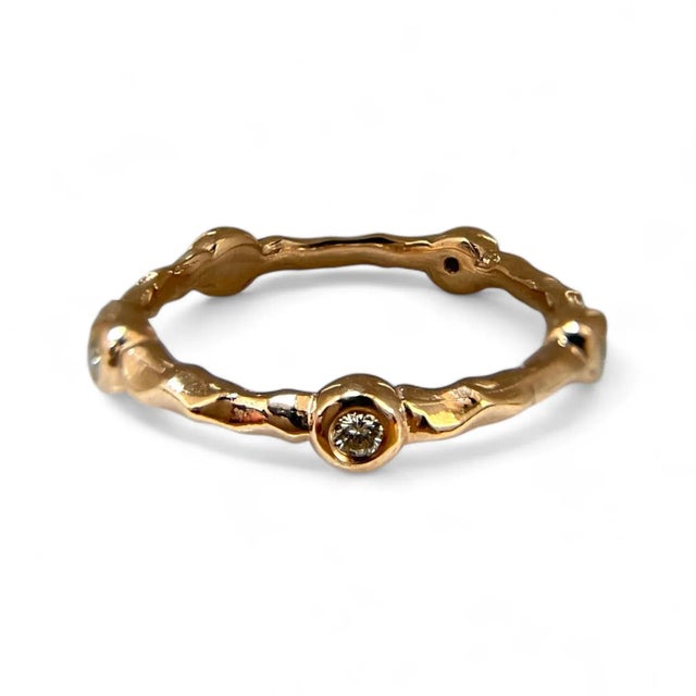 Textured 18k Gold Ring With 1 Tcw Diamonds Size 6 For Sale - Image 4 of 7