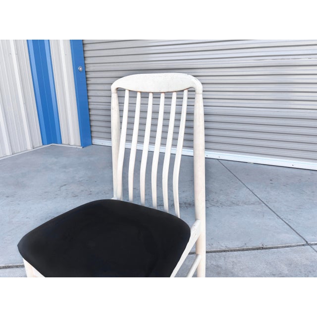 1990s Mid-Century White Slatted Dining Chairs With Black Vinyl Seats - Set of 6 For Sale - Image 12 of 14