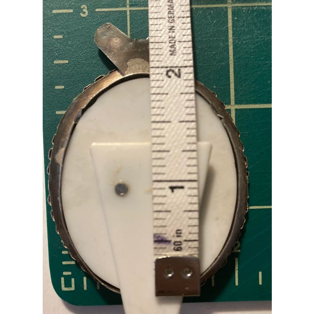 Vintage Silver Pearl Motif Oval Mini Picture Frame For Sale In New York - Image 6 of 7