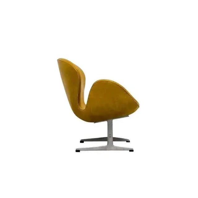 Metal Two Leather Swan Sofas by Arne Jacobsen for Fritz Hansen - A Pair For Sale - Image 7 of 10