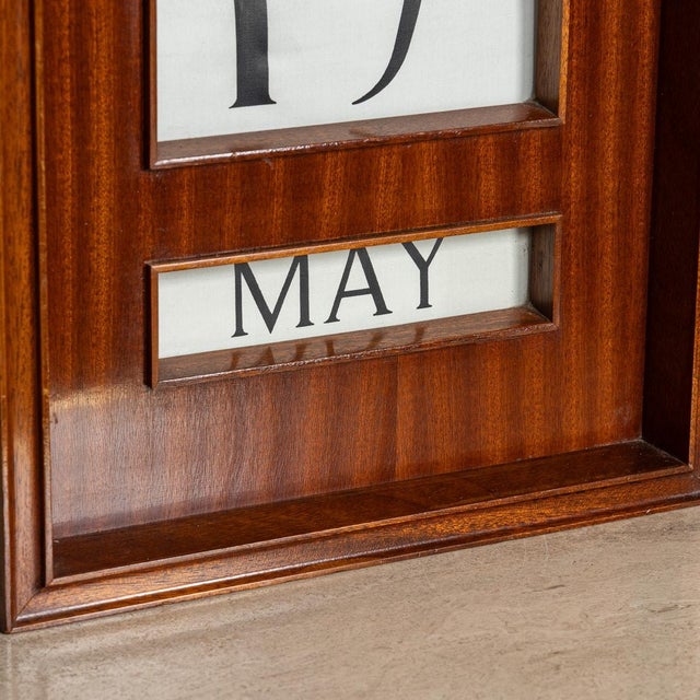 1970s Vintage Striped Wood Perpetual Desk / Wall Calendar, 1970s For Sale - Image 5 of 18