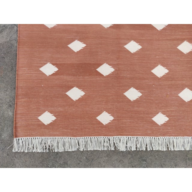 Handmade Cotton Vegetable Dyed Reversible Leaf Pattern Area Rug, Tan and White - 10'x14' For Sale - Image 10 of 11