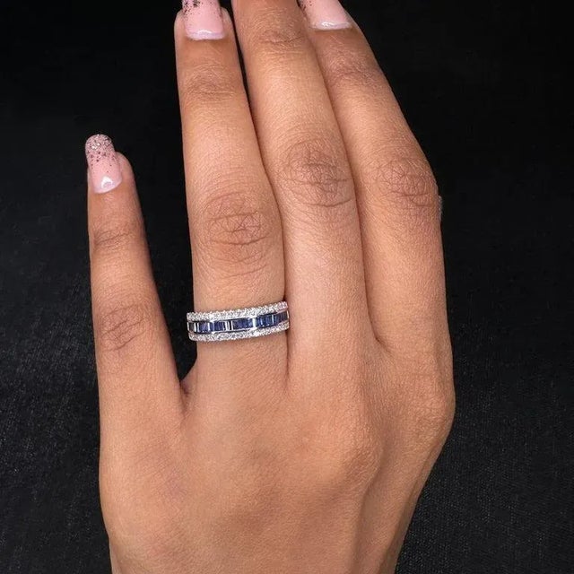 Natural Blue Sapphire Diamond Wedding Band Crafted in 18k Gold Size 7 For Sale - Image 4 of 13
