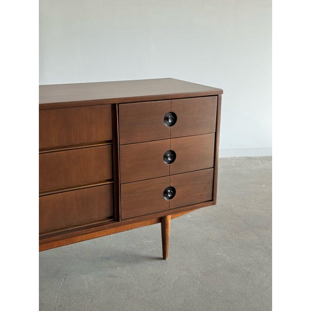 1960s Compact Dresser by Stanley For Sale In Los Angeles - Image 6 of 11