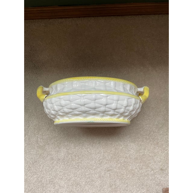 1980s Vintage Majolica 3pc Basketweave &Lemons Soup Tureen Robert Nemith Harvest Collection For Sale - Image 5 of 8