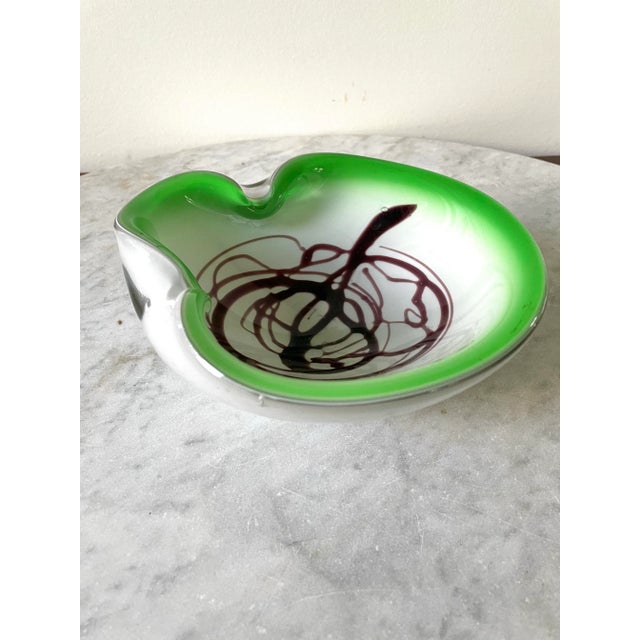 Mid-Century Modern Vintage 1950s Frattelli Toso Green and Brown Swirl Murano Glass Design Bowl For Sale - Image 3 of 6
