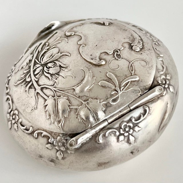 Antique Art Nouveau Repoussé Silver 800 Pill Box With Gilt Interior, Circa 1900 For Sale In Miami - Image 6 of 12